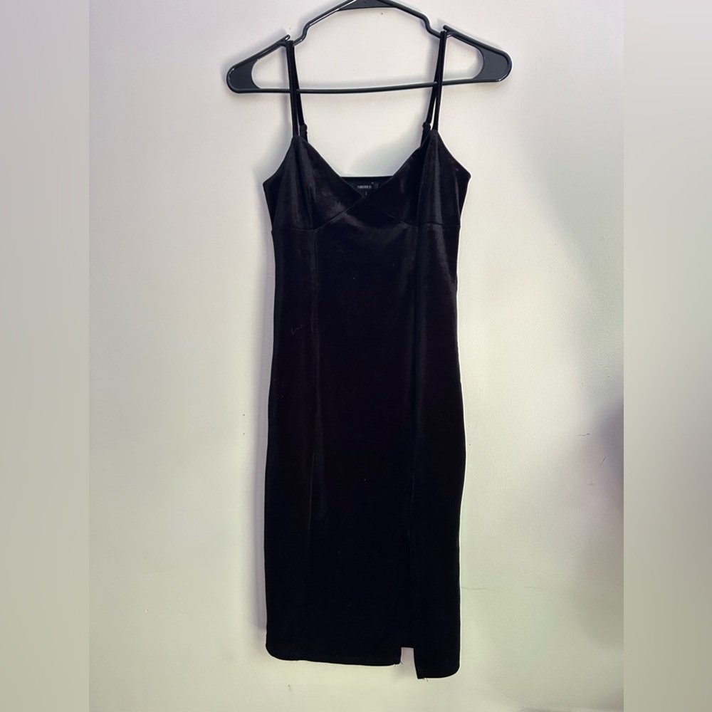 LBD (little black dress) 
Stretchy velvet material